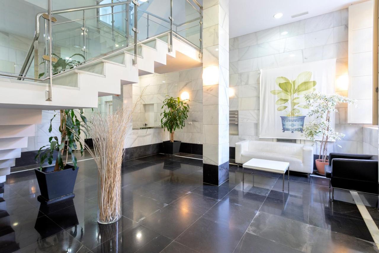 Acogedor Apartamento Junto A La Catedral By Rent Me 马拉加 外观 照片
